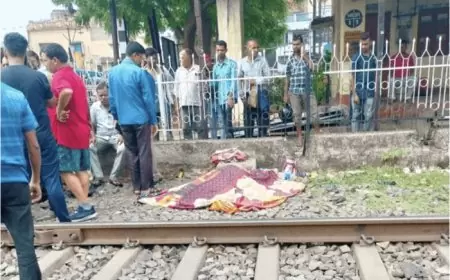 जमशेदपुर में दिल दहलाने वाला हादसा: बंद फाटक पार करते वक्त कारोबारी की मां की दर्दनाक मौत!
