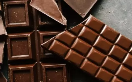 चॉकलेट फेसपैक और हेयर मास्क के घरेलु नुस्खे | Homemade Chocolate Face Pack And Hair Mask In Hindi