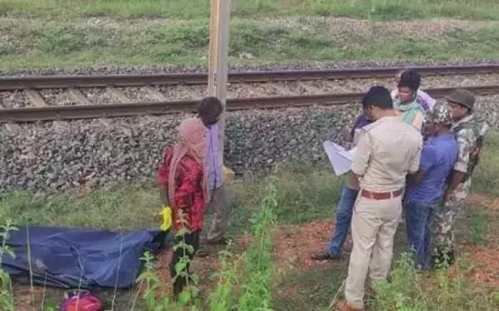 जमशेदपुर में 52 वर्षीय व्यक्ति ने ट्रेन के आगे कूदकर की आत्महत्या, जानिए पुलिस ने क्या कहा