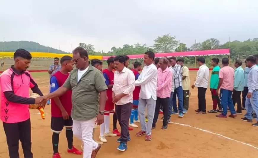 Chakradharpur में Pusalota Youth Club की फुटबॉल प्रतियोगिता का आगाज़: Koda FC ने दर्ज की जीत