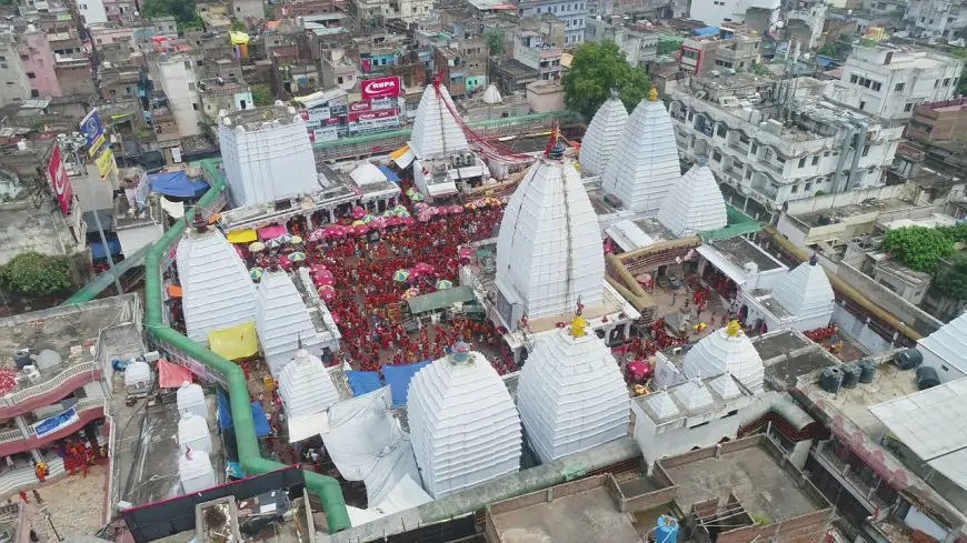 देवघर में सावन की पहली सोमवारी: एक लाख से अधिक कांवड़ियों ने किया जलाभिषेक, बासुकीनाथ धाम में भी भक्तों की भारी भीड़