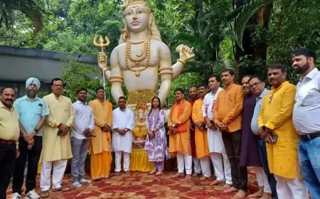टाटा मोटर्स वर्कर्स यूनियन कार्यालय में रुद्राभिषेक का आयोजन, मंत्री बन्ना गुप्ता ने पत्नी के साथ किया पूजा-अर्चना