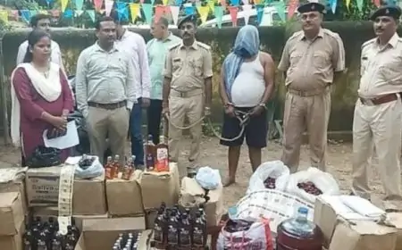 जमशेदपुर में छापेमारी के दौरान भारी मात्रा में अवैध शराब जब्त की गई