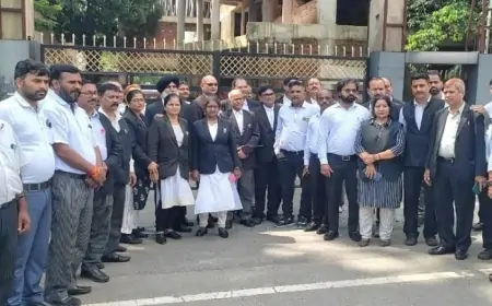 जमशेदपुर बार एसोसिएशन की मांग: अधिवक्ता प्रवीण दुबे के संदिग्ध निधन पर कामकाज ठप, एसएसपी से मामले की जांच की अपील