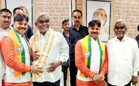 झारखण्ड आंदोलनकारी नेता सह पूर्व मुख्यमंत्री कोल्हान टाइगर चंपाई सोरेन का राँची में अनमोल वर्मा "पप्पु" ने किया अभिनंदन।