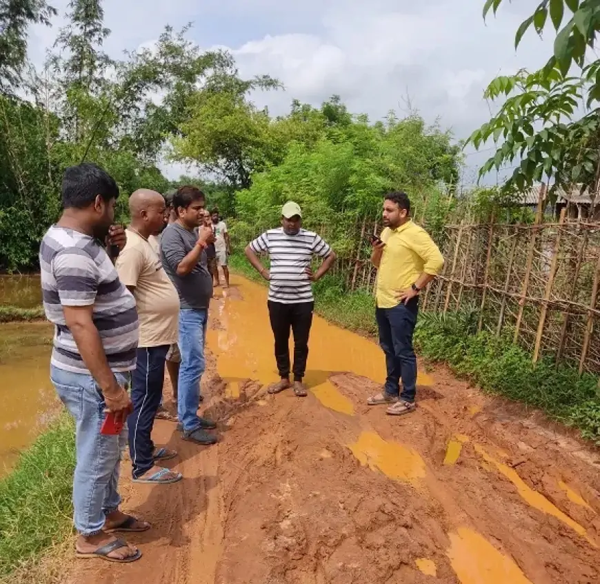 बहरागोड़ा के खेडुआ-जयपुरा मार्ग की हालत जर्जर, पूर्व विधायक कुणाल षाड़ंगी ने बीडीओ से मरम्मत की मांग की