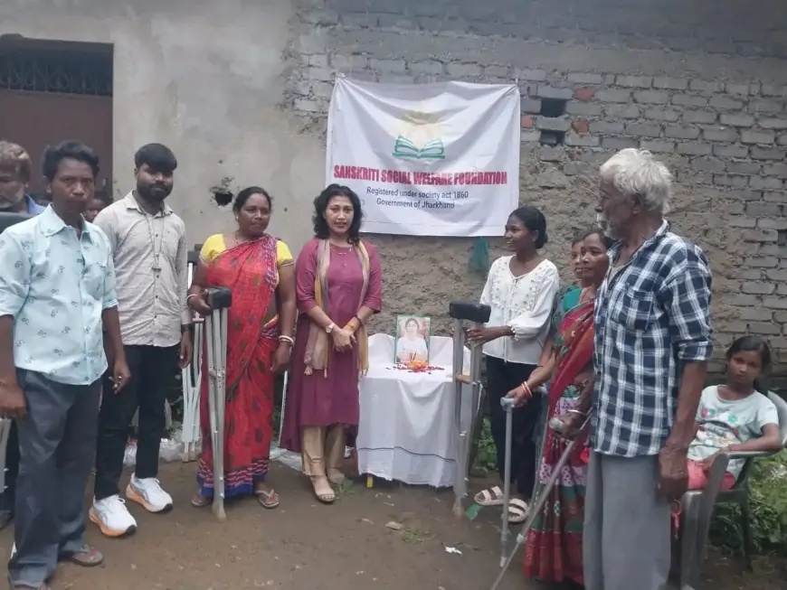 शहीद खुदीराम बोस बलिदान दिवस पर विशेष: विकलांगों को सहायता सामग्री वितरित, ग्रामीणों को दी गई स्वतंत्रता सेनानी की जानकारी