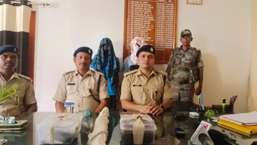 चाईबासा में नक्सलियों के नाम पर लेवी वसूली करने वाले दो युवक गिरफ्तार, पुलिस को बड़ी सफलता