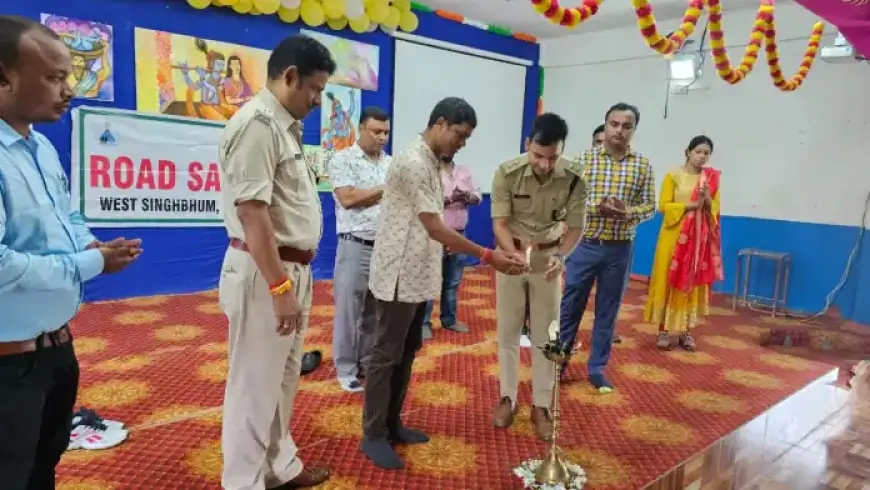 सड़क सुरक्षा पर चक्रधरपुर में विशेष कार्यशाला का आयोजन, जागरूकता बढ़ाने पर दिया गया जोर