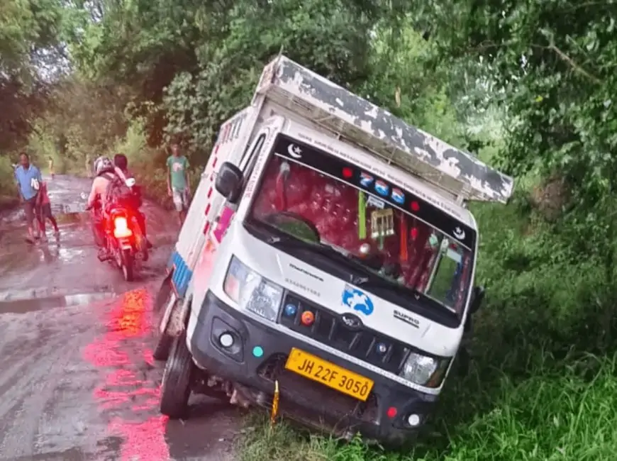 जमशेदपुर के हल्दीपोखर में 400 किलो प्रतिबंधित गौ मांस पकड़ा गया, प्रशासन ने वाहन और आरोपी को लिया हिरासत में!