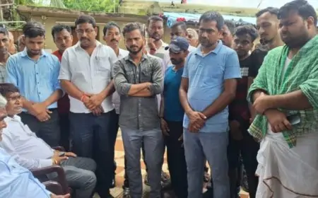 पूर्व मुख्यमंत्री चंपई सोरेन ने की डॉ. बी मंडल के परिवार से मुलाकात, साजिशकर्ताओं पर कड़ी कार्रवाई की मांग