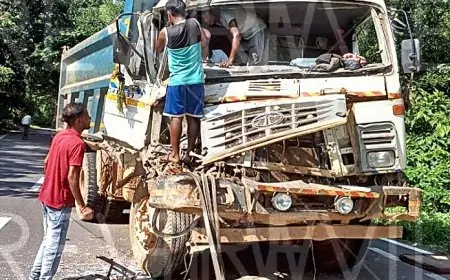 जादूगोड़ा में भयानक सड़क दुर्घटना: पुलिस ने दिखाया मानवता का चेहरा, JCB से बचाई जान!