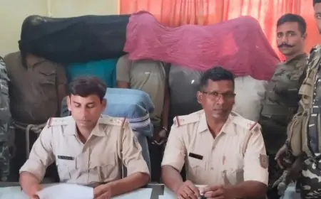 रामगढ़ में अवैध लोहा स्क्रैप के साथ तीन तस्कर गिरफ्तार, पुलिस ने ट्रक को पकड़ा