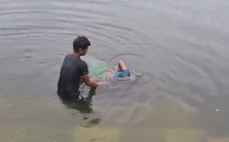 सरायकेला में तालाब में नहाने गई महिला की पैर फिसलने से मौत: स्थानीय लोगों ने बताया दुर्घटना