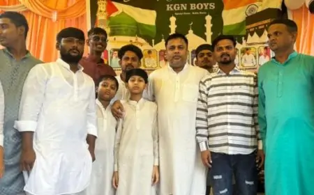 ईद मिलादुन्नबी पर शाही आदिल ने मंगला हाट में स्टॉल लगाकर बांटी खाद्य सामग्री