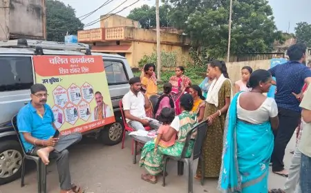 जमशेदपुर पूर्वी क्षेत्र में शिव शंकर सिंह के चलित कार्यालय से लोग सरकारी योजनाओं का लाभ कैसे उठा रहे हैं? जानें पूरी जानकारी।