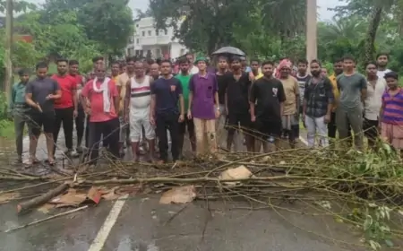 जमशेदपुर में प्रधानाध्यापक पर गंभीर आरोप: ग्रामीणों का भारी विरोध!