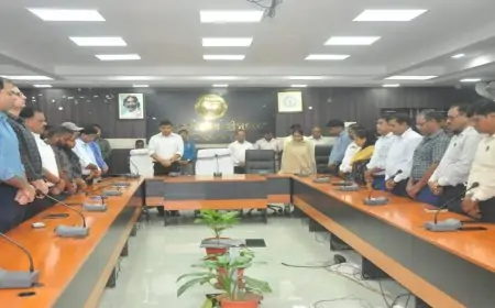 नव पदस्थापित अपर उपायुक्त के असामयिक निधन पर जिला प्रशासन ने दी भावभीनी श्रद्धांजलि