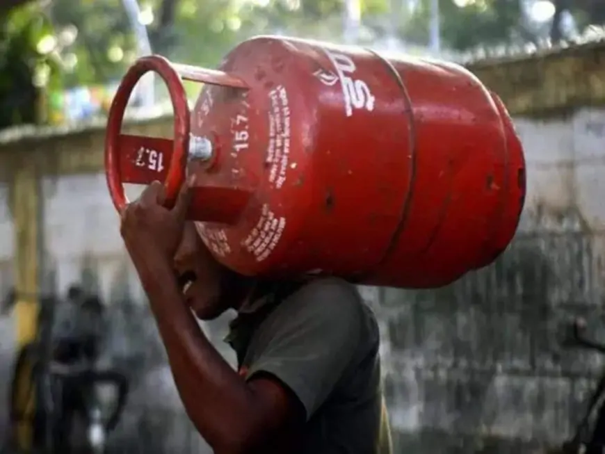 1 सितंबर से महंगा हुआ कॉमर्शियल LPG सिलेंडर, आम जनता को लगा बड़ा झटका!