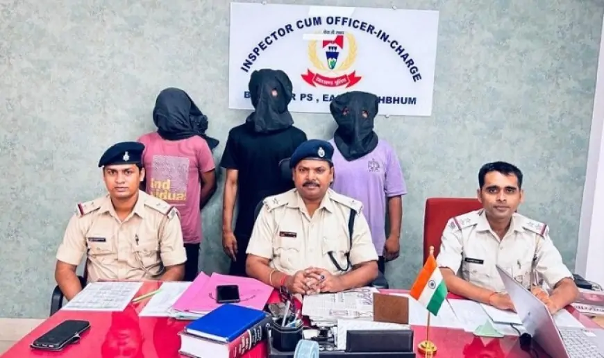 बिष्टुपुर पुलिस ने तीन कुख्यात अपराधियों को किया गिरफ्तार, छीने गए मोबाइल और बाइक बरामद