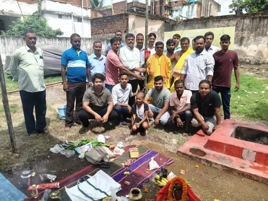 सोपोडेरा में यंग ब्वॉयज क्लब सार्वजनिक दुर्गा पूजा समिति ने किया भूमि पूजन, भव्य पंडाल निर्माण की तैयारी