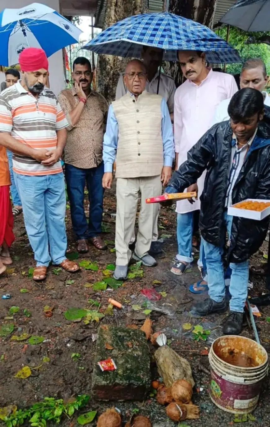 जमशेदपुर में बाबा विश्वनाथ मंदिर के बाउंड्री और सामुदायिक भवन का शिलान्यास, विधायक सरयू राय ने किया उद्घाटन