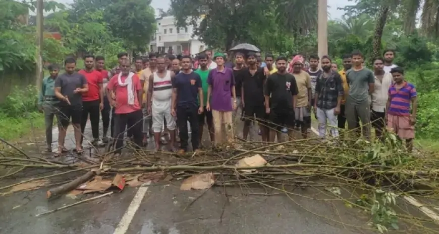 जमशेदपुर में प्रधानाध्यापक पर गंभीर आरोप: ग्रामीणों का भारी विरोध!