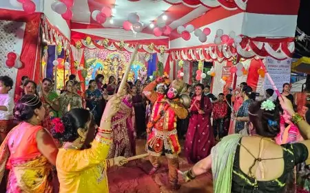 नवरात्रि पर श्री महाकालेश्वर समिति द्वारा डांडिया का भव्य आयोजन, भक्तों ने खेली राधा-कृष्ण संग डांडिया