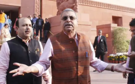 टीएमसी सांसद कल्याण बनर्जी का हंगामा: जेपीसी बैठक में कांच की बोतल फोड़ने पर निलंबन