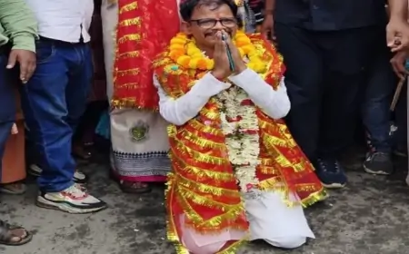 निर्दलीय प्रत्याशी चंदन यादव ने जमशेदपुर पूर्व से भरा नामांकन, बोले- हर वर्ग का समर्थन मेरे साथ