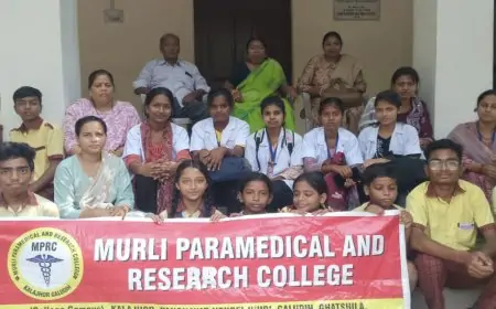 दीपावली पर मुरली पारा मेडिकल रिसर्च कॉलेज का अनोखा कदम, छात्रों ने असहाय और मानसिक विकृत लोगों के संग बिताया समय