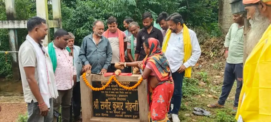 विधायक समीर मोहंती ने चाकुलिया में क्लब भवन का किया शिलान्यास