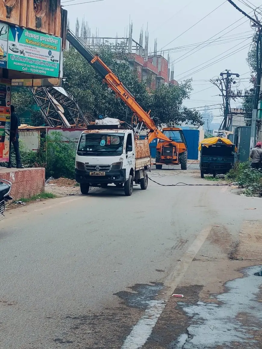 विधायक निधि से बने स्वागत द्वार को तोड़ा, सरयू राय के सचिव ने जताई नाराजगी