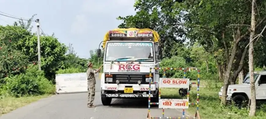 गालूडीह में पुलिस की सख्त जांच, लाखों रुपए बरामद