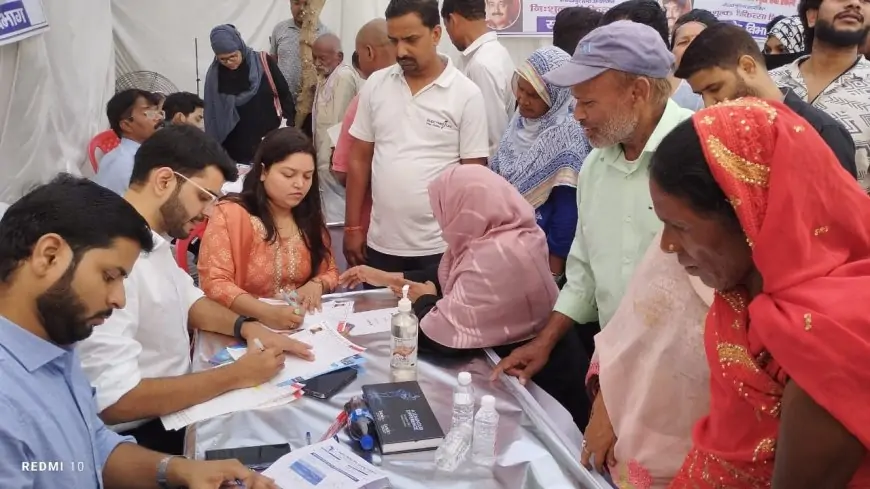 गोरखपुर में निशुल्क चिकित्सा शिविर: सैकड़ों लोगों को मिला इलाज, मोतियाबिंद और बच्चों के ऑपरेशन भी हुए मुफ्त