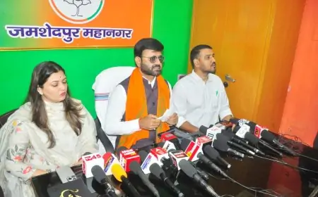 जमशेदपुर पूर्वी में हाईटेक कमल रथ के साथ भाजपा ने शुरू किया चुनावी अभियान, राकेश प्रसाद बोले- भाजपा ही ला सकती है विकास