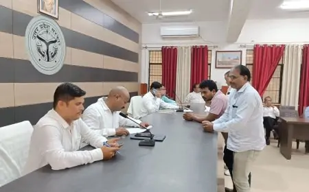गोरखपुर में समाधान दिवस पर 54 फरियादियों की सुनी गई फरियाद, 5 मामले तुरंत निस्तारित