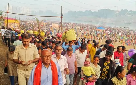 छठ महापर्व: सरयू राय ने विभिन्न घाटों पर प्रसाद वितरण में निभाई अहम भूमिका