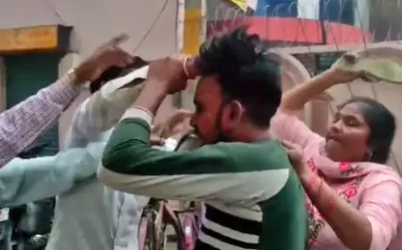 Sambhal Shocker: बीच सड़क पर छात्रा से छेड़छाड़, थप्पड़ का मिला करारा जवाब, मौके पर जुटी भीड़ ने आरोपी को पीटा