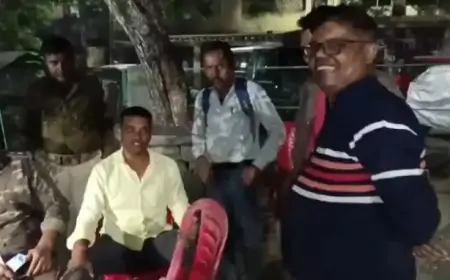 Adityapur Honesty: सड़क पर मिला 3.50 लाख, युवकों ने ईमानदारी का दिया सबूत