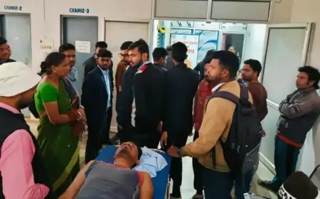 Ghatsila: टेंपो पलटने से घायल हुए आधा दर्जन लोग, क्षेत्र में मची अफरातफरी!