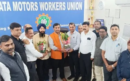 Jamshedpur Congratulations: टाटा मोटर्स वर्कर्स यूनियन के पुनः निर्वाचित अध्यक्ष को बधाई देने वालों का तांता