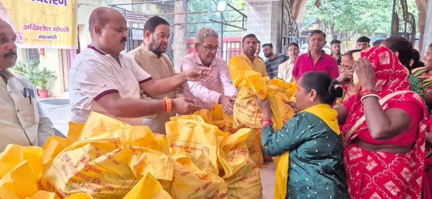 "जमशेदपुर में छठ महोत्सव की भव्य तैयारी, सूर्य मंदिर समिति ने 1100 व्रतधारियों को बांटी पूजन सामग्री"