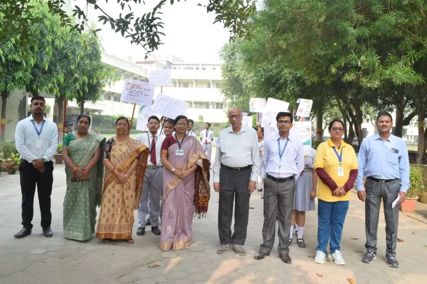 मतदान के लिए घाटशिला में छात्रों ने निकाली जागरूकता रैली, संत नंदलाल स्मृति विद्या मंदिर का पहल