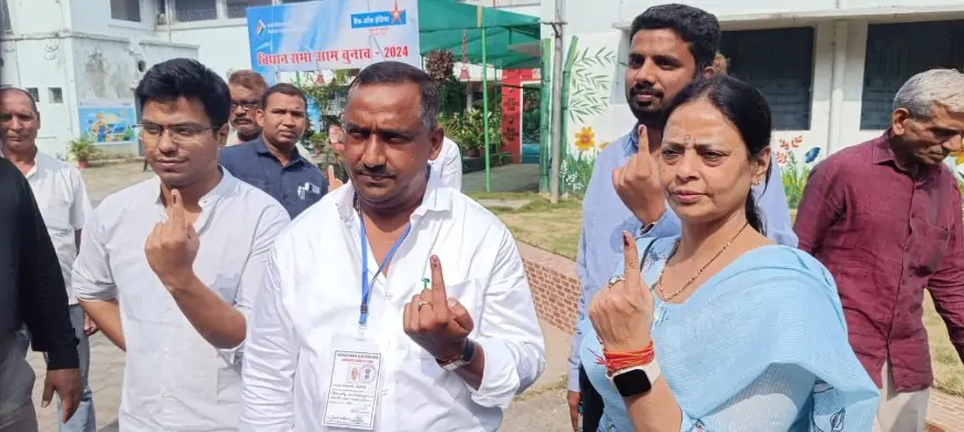 Jamshedpur Voting: इंडिया गठबंधन के Banna Gupta ने आम आदमी की तरह डाला वोट, जनता को कहा धन्यवाद