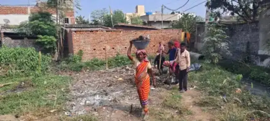 Sarikela Cleaning: निर्मल नगर में 6 महीने बाद गंदगी पर एक्शन