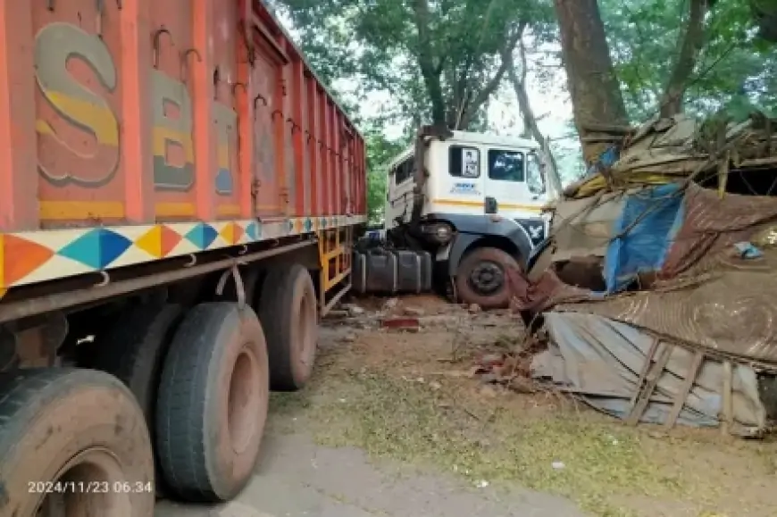 Jamshedpur Accident: अनियंत्रित ट्रेलर ने झोपड़ी को किया क्षतिग्रस्त, गनीमत रही कोई हताहत नहीं