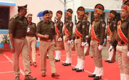 Jamshedpur Inspection: आरपीएफ आइजी संजय कुमार मिश्रा ने किया टाटानगर रेल थाना का मुआयना