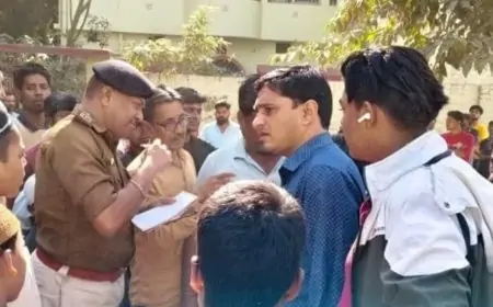 Kishanganj Robbery: दिनदहाड़े लूट से व्यापारी क्षेत्र में सनसनी, दो युवकों को लगी गोली