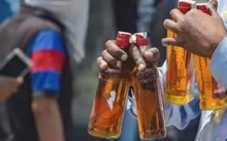 Ratu Market: खुलेआम बिक रही महुआ शराब, पुलिस की अनदेखी से बढ़ रही अव्यवस्था